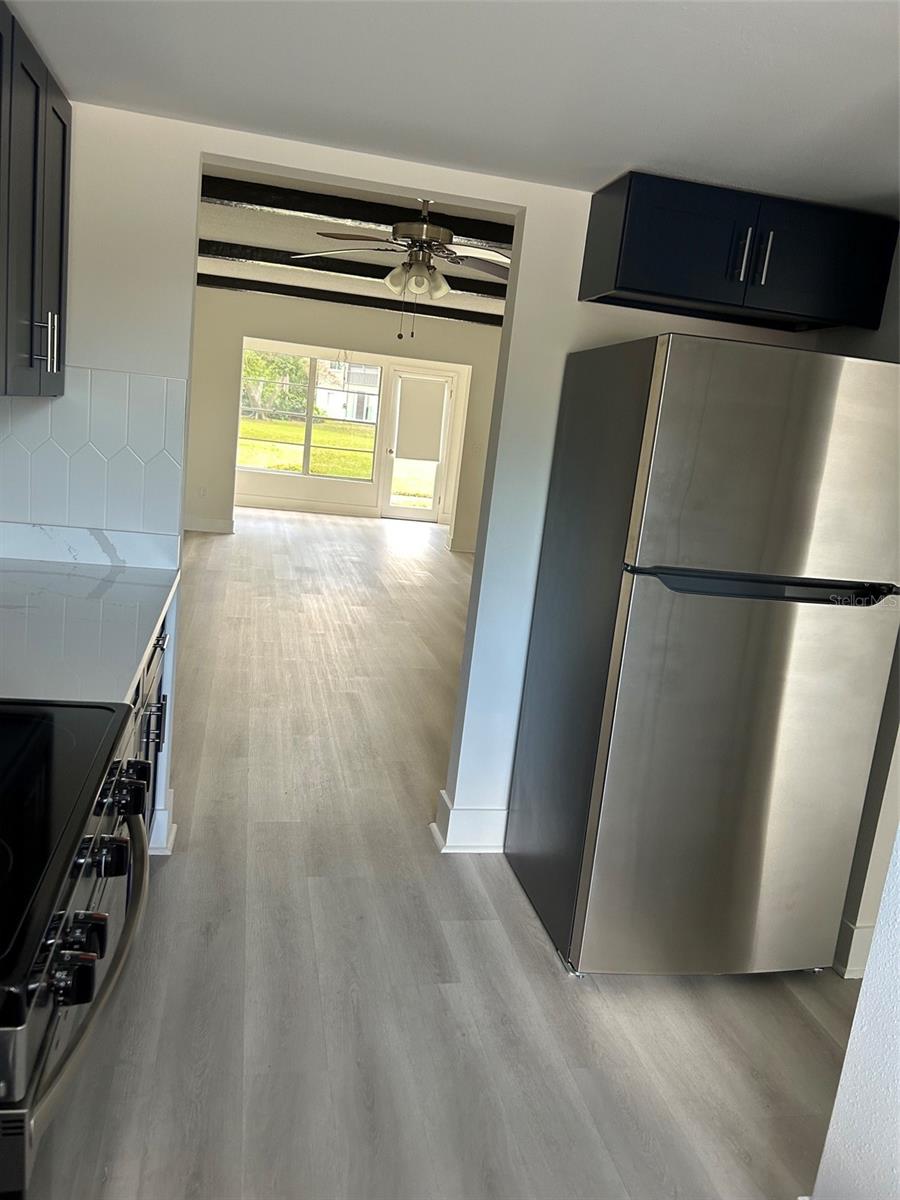 LAKE OVERLOOK APTS - Residential