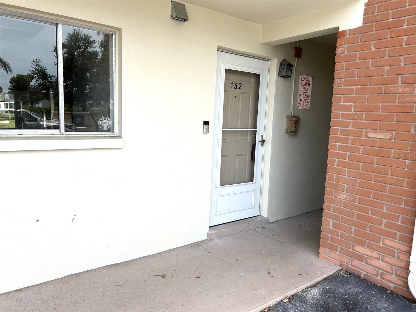 LAKE OVERLOOK APTS - Residential