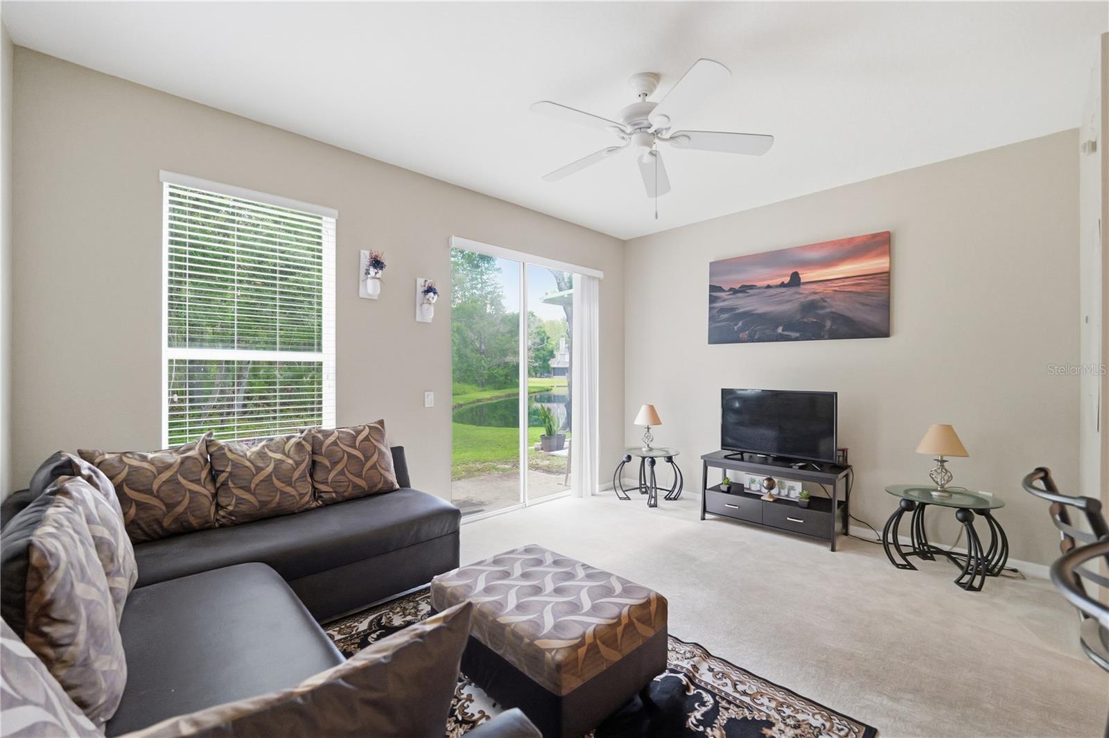 TOWNHOMES OF COUNTRY RUN PH - Residential