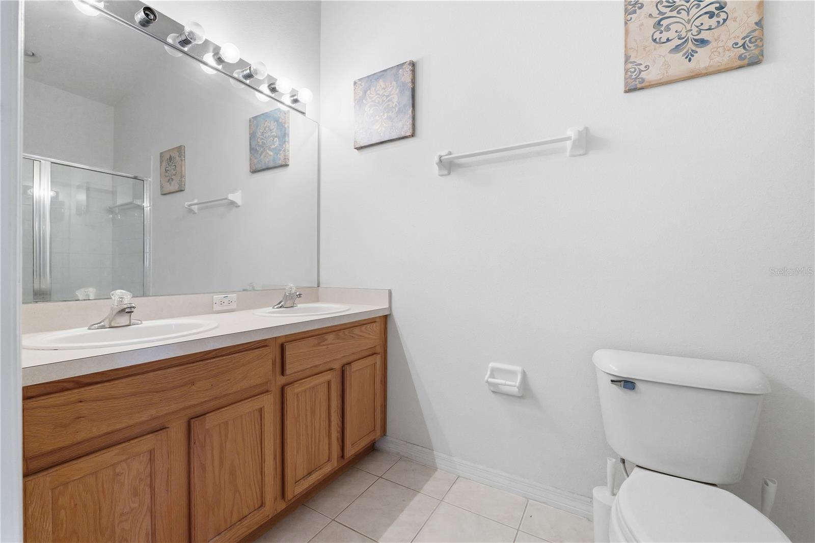 TOWNHOMES OF COUNTRY RUN PH - Residential