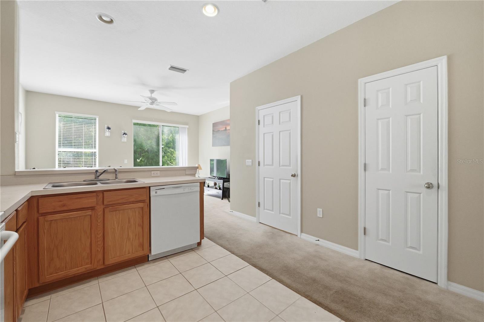 TOWNHOMES OF COUNTRY RUN PH - Residential