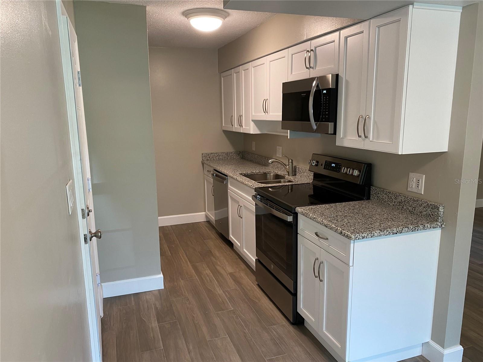 LAKE MARGARET ESTATES - Residential Lease