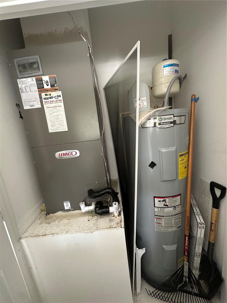 LEESBURG ARLINGTON RIDGE PH 1-C - Residential