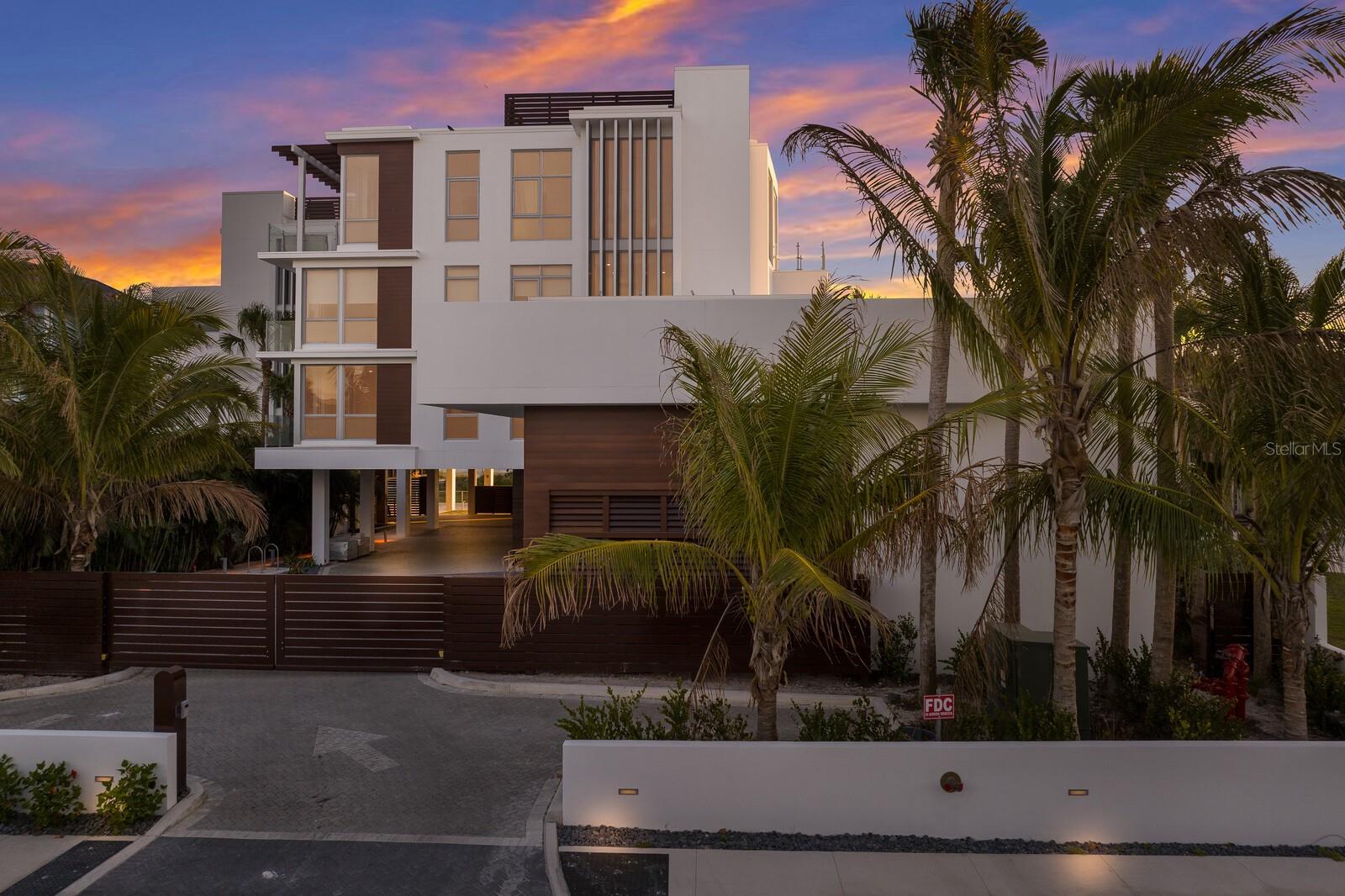 89 BEACH - Residential