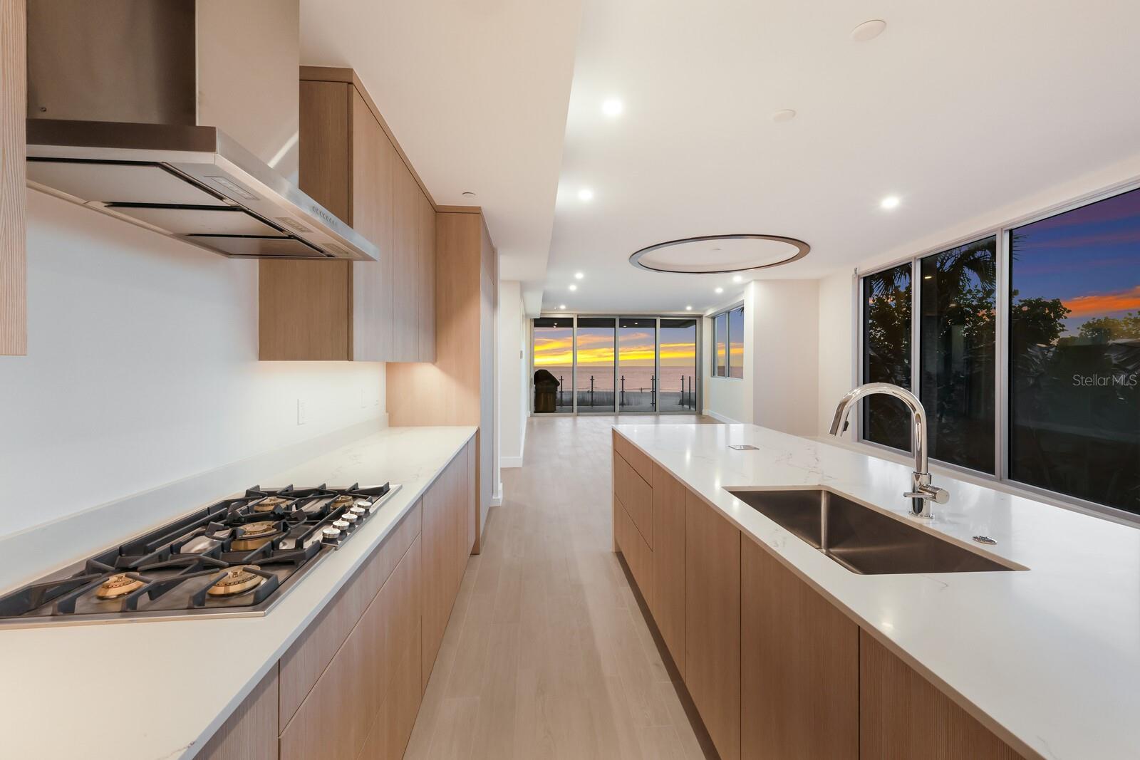 89 BEACH - Residential