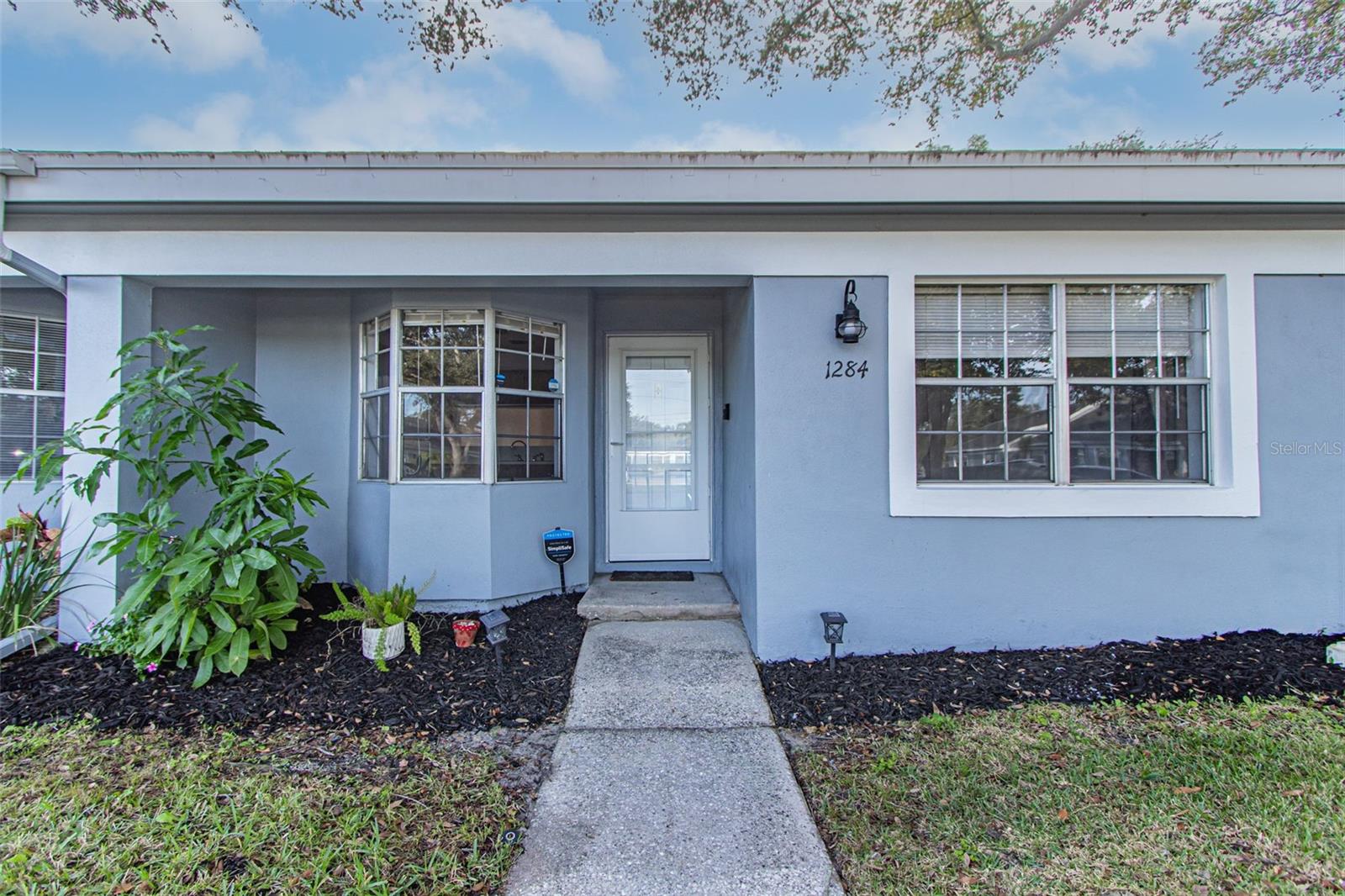 Highly desired Baytowne West in Safety Harbor.  Two bedroom, two bath, new paint throughout, cathedral ceiling, painted top to bottom and no popcorn ceilings! New fans and lights.  Rent includes cable, lawn, pool, jacuzzi. Rent includes cable, lawn care, community pool and jacuzzi. 
Downtown Safety Harbor is only a mile away!  Tampa Airport 15 miles, Clearwater Beach 10 miles, Philippe Park 1/4 mile. Safety Harbor is located on Old Tampa Bay, a secret little hideaway, neighbored by the major cities of Clearwater, Tampa and St. Petersburg. This quaint community has a famous resort, distinctive shops, award winning restaurants, beautiful parks, cultural venues, a variety of holistic businesses, Farmer's Market and Third Friday's.  Philippe Park is several blocks away - this oak shaded park is located on the banks of Old Tampa Bay. It's a fantastic park offering many recreational activities including covered picnic pavilions, walking/biking trail, a boat ramp, tropical gardens and wild life.