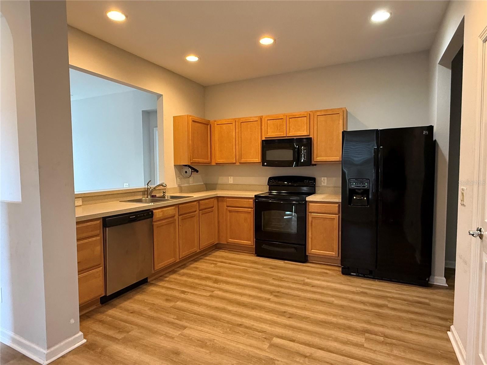 TRILLIUM VILLAGE B - Residential