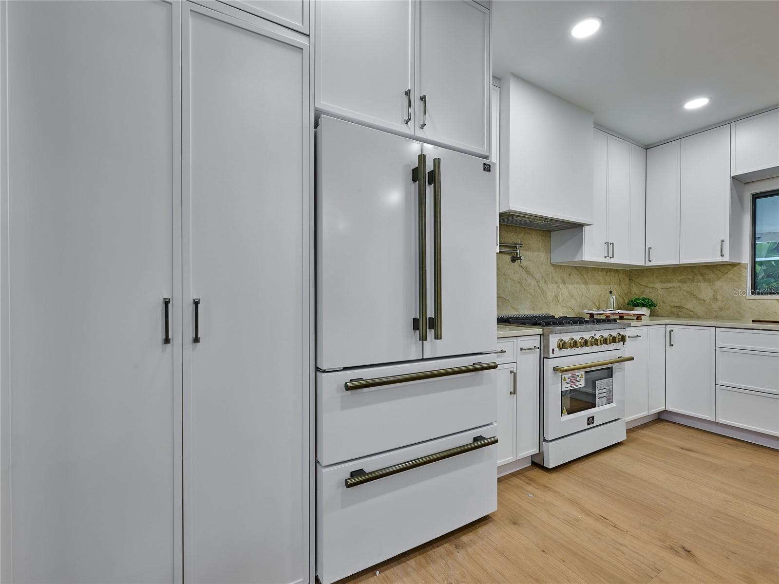 BROADMOOR SUB - Residential