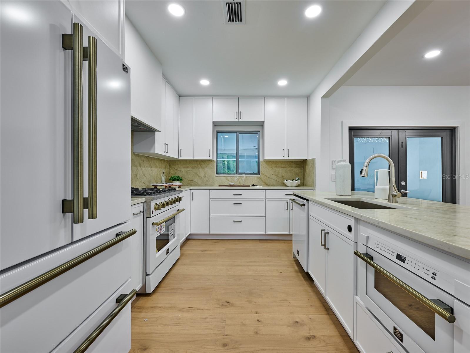 BROADMOOR SUB - Residential