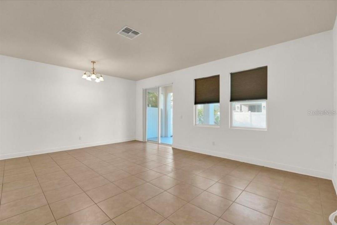 SOMERSET CHASE - Residential