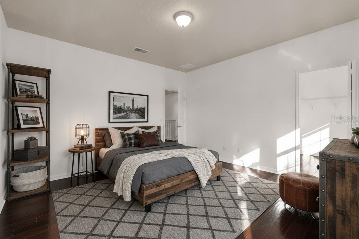 SOMERSET CHASE - Residential