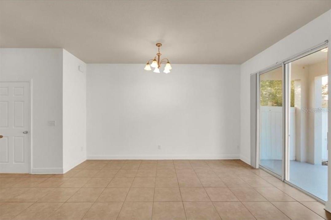 SOMERSET CHASE - Residential