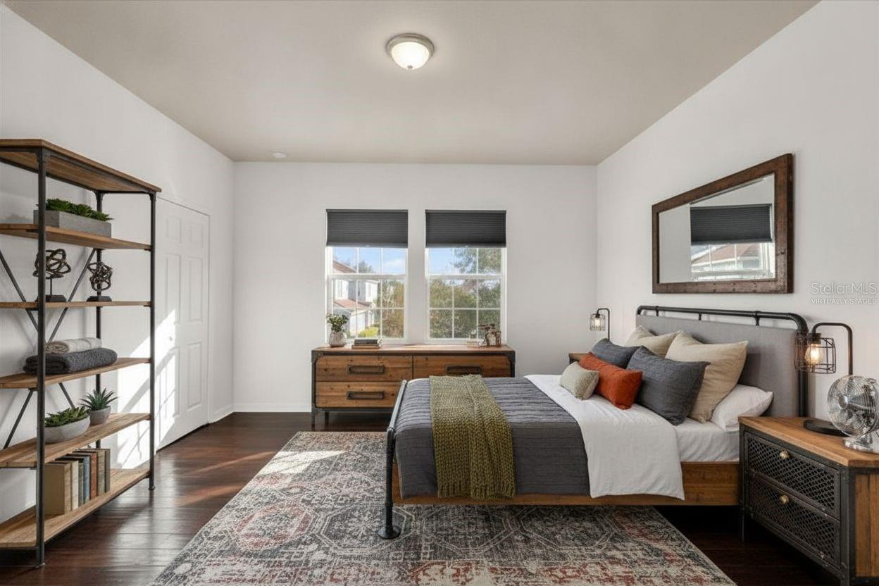 SOMERSET CHASE - Residential