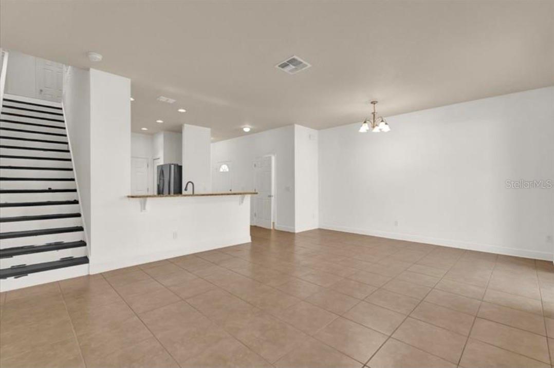 SOMERSET CHASE - Residential