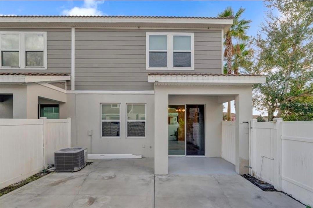SOMERSET CHASE - Residential