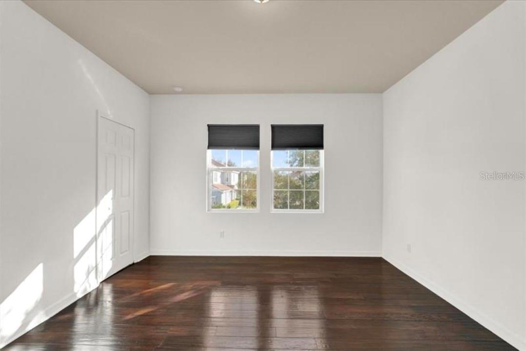 SOMERSET CHASE - Residential
