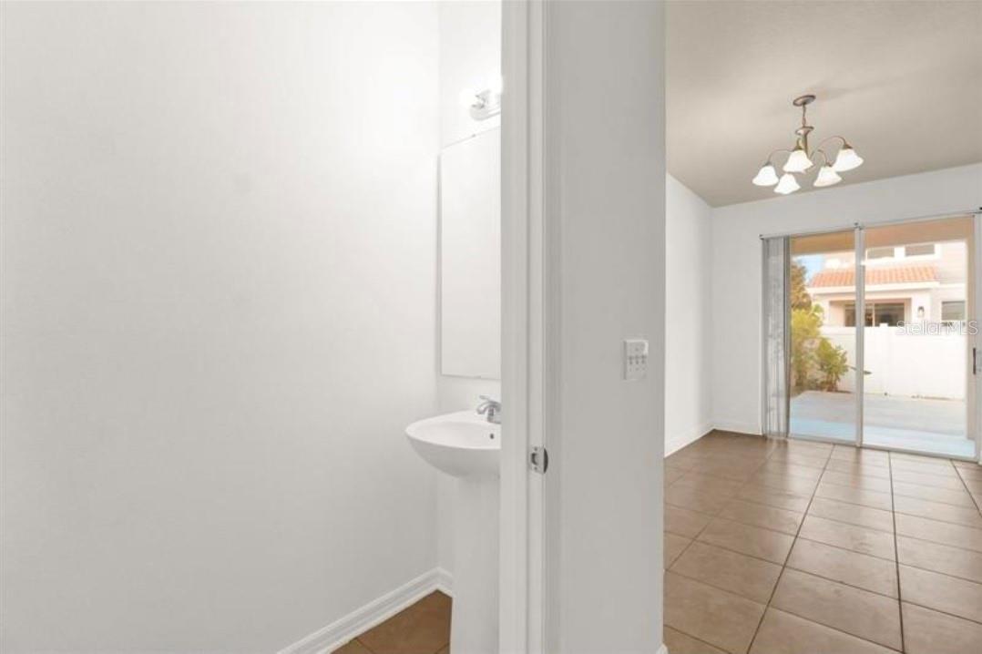 SOMERSET CHASE - Residential