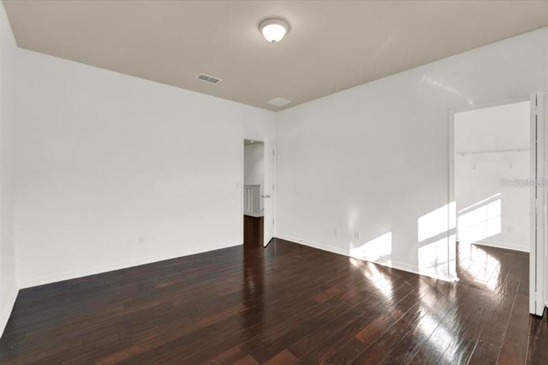 SOMERSET CHASE - Residential