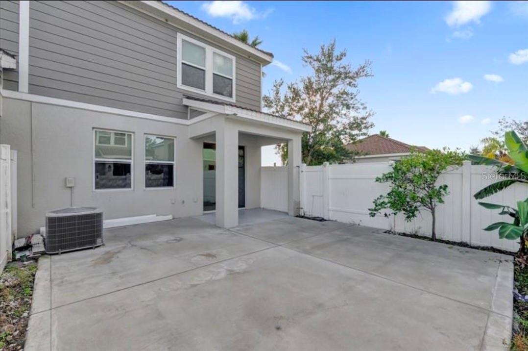 SOMERSET CHASE - Residential