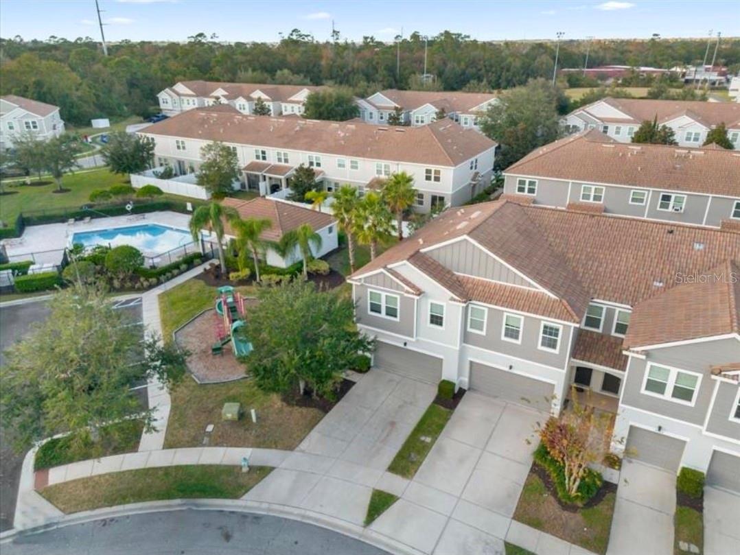 SOMERSET CHASE - Residential