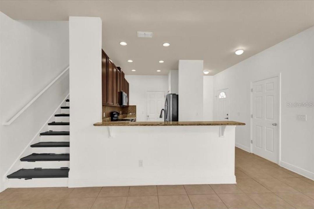 SOMERSET CHASE - Residential