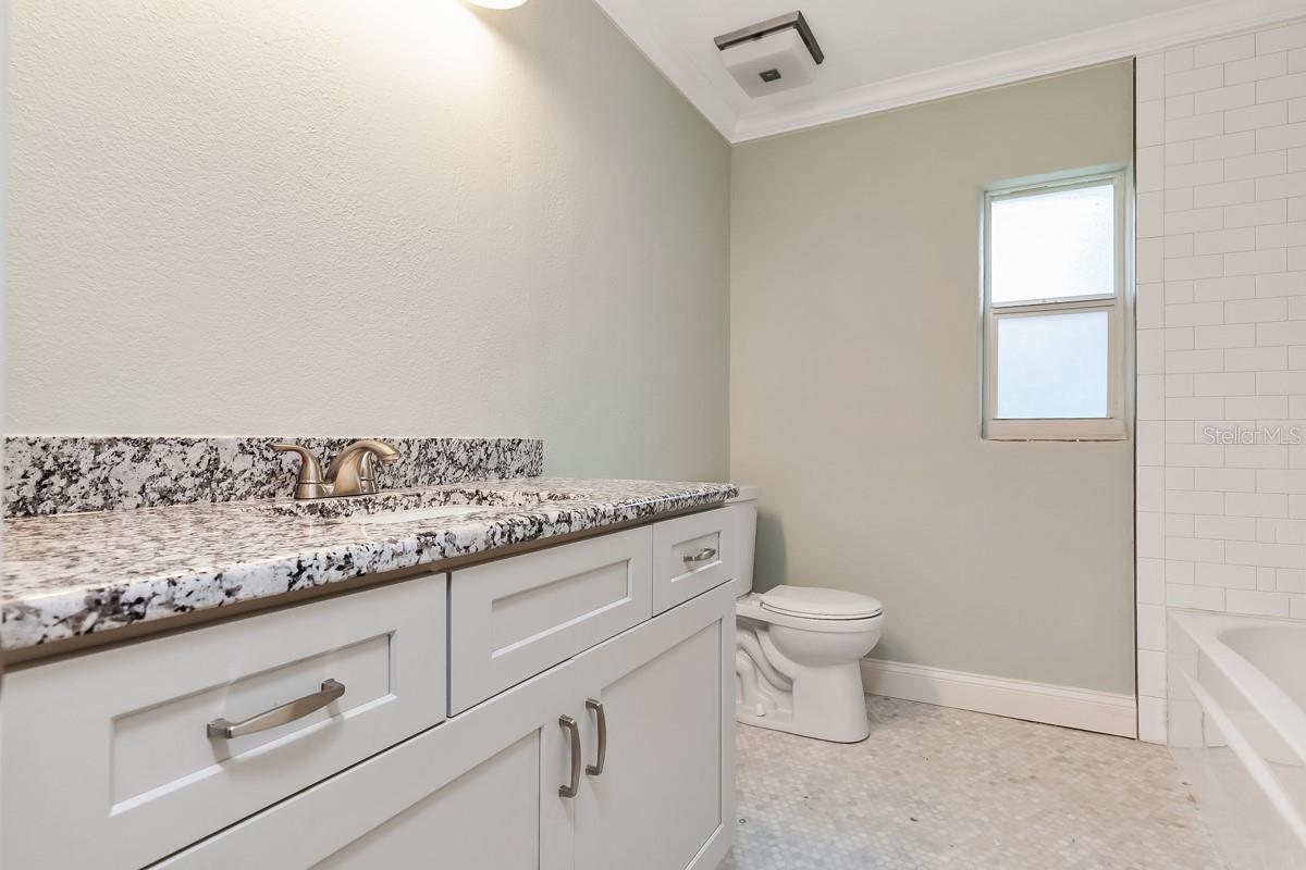 LAKE DAVIS HEIGHTS - Residential Income