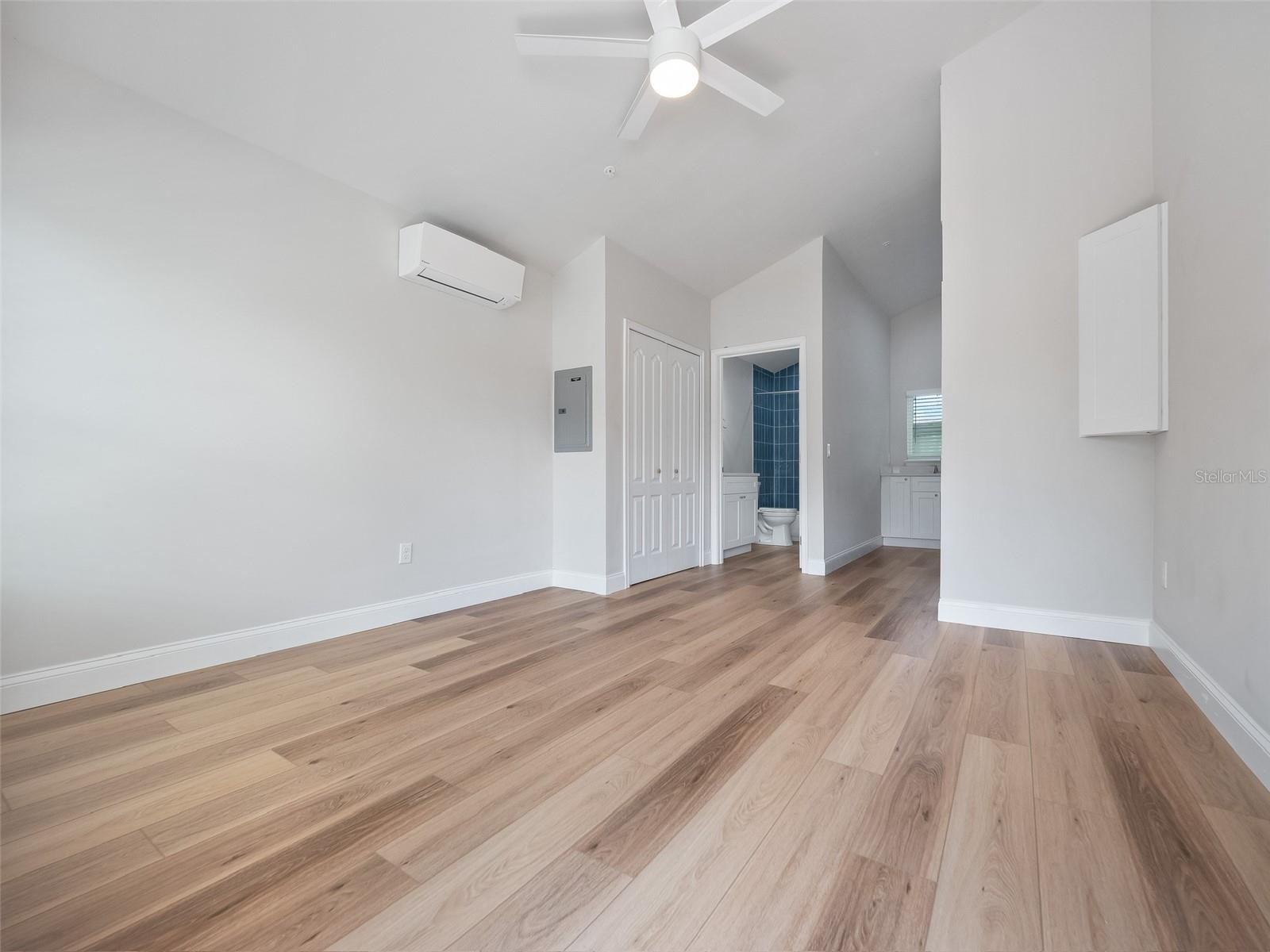 LAKE DAVIS HEIGHTS - Residential Income
