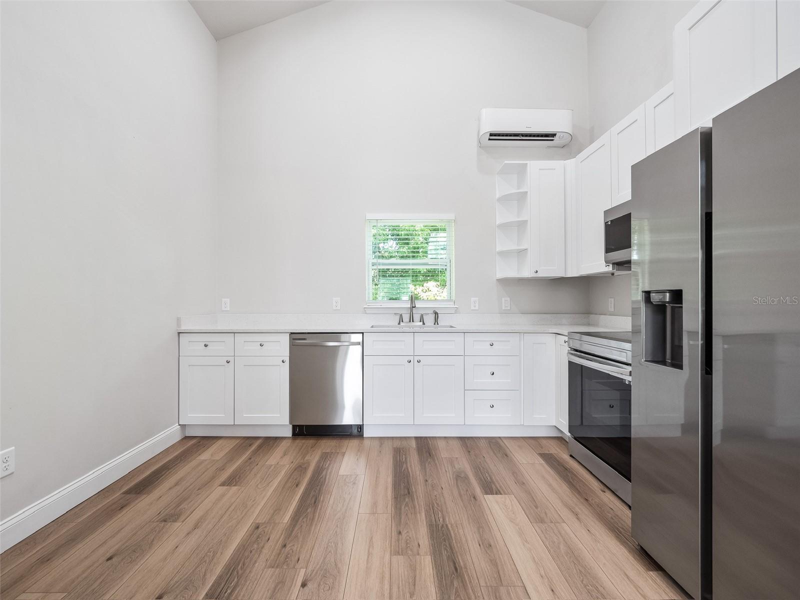LAKE DAVIS HEIGHTS - Residential Income