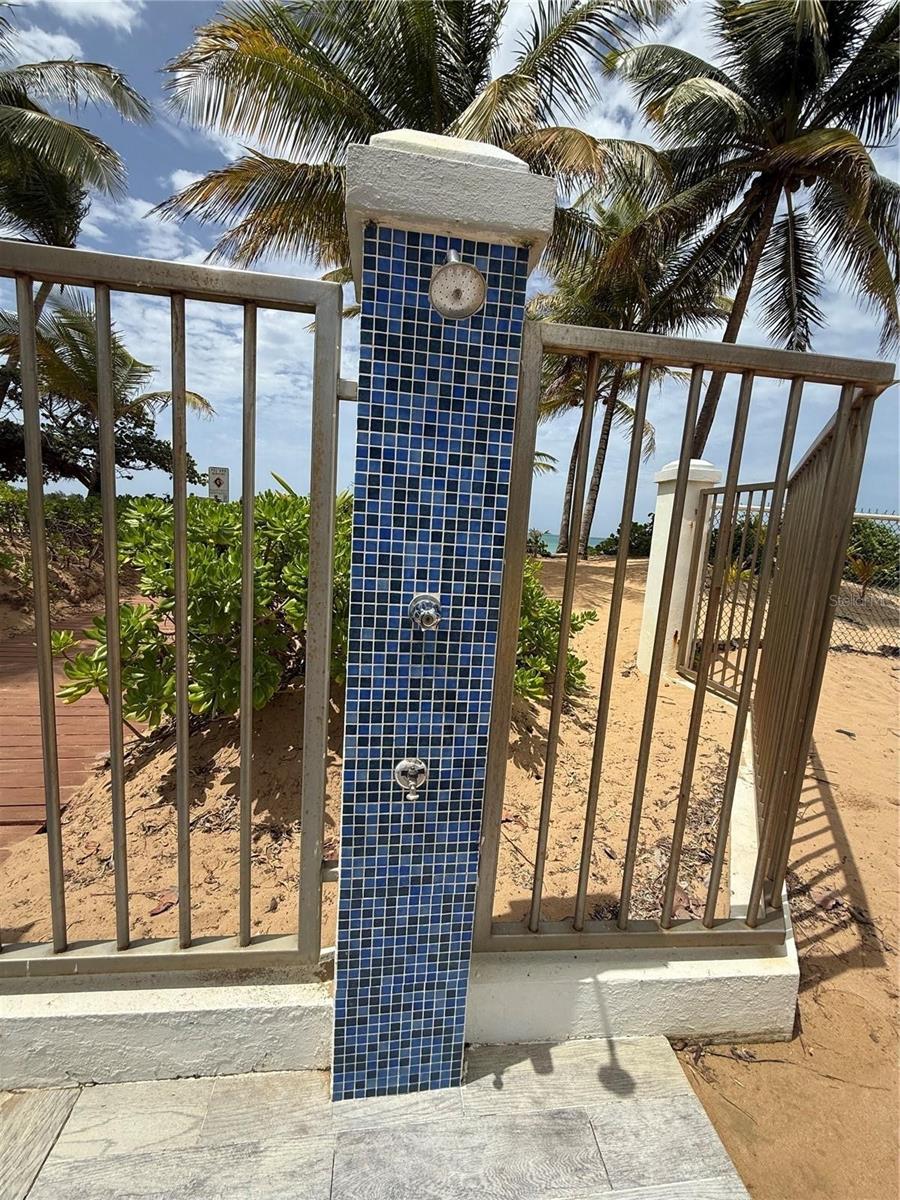 VEREDA DEL MAR CONDOMINIUM - Residential