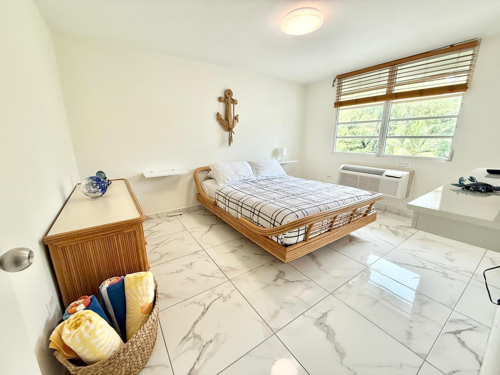 VEREDA DEL MAR CONDOMINIUM - Residential