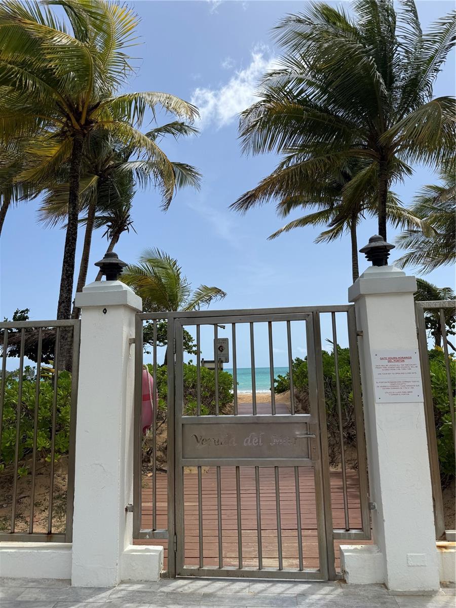 VEREDA DEL MAR CONDOMINIUM - Residential