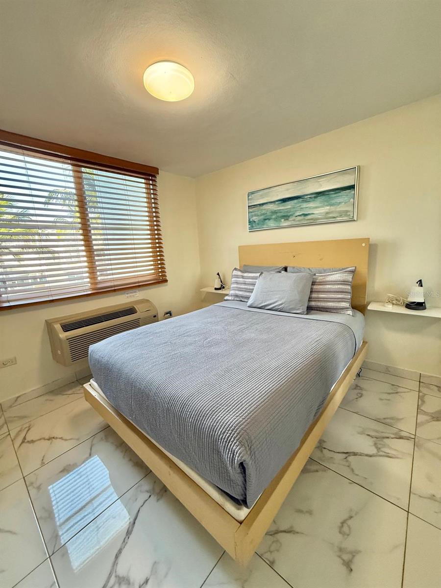 VEREDA DEL MAR CONDOMINIUM - Residential
