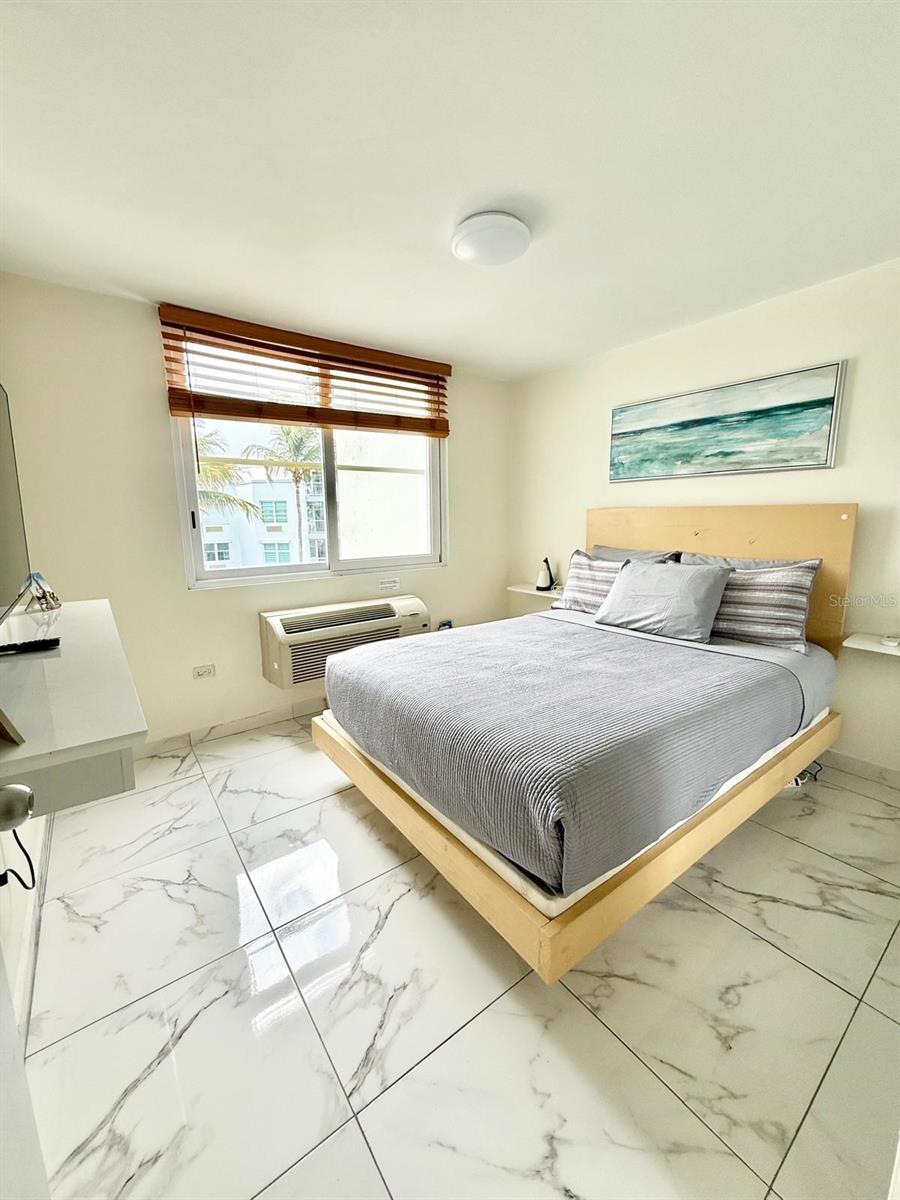 VEREDA DEL MAR CONDOMINIUM - Residential