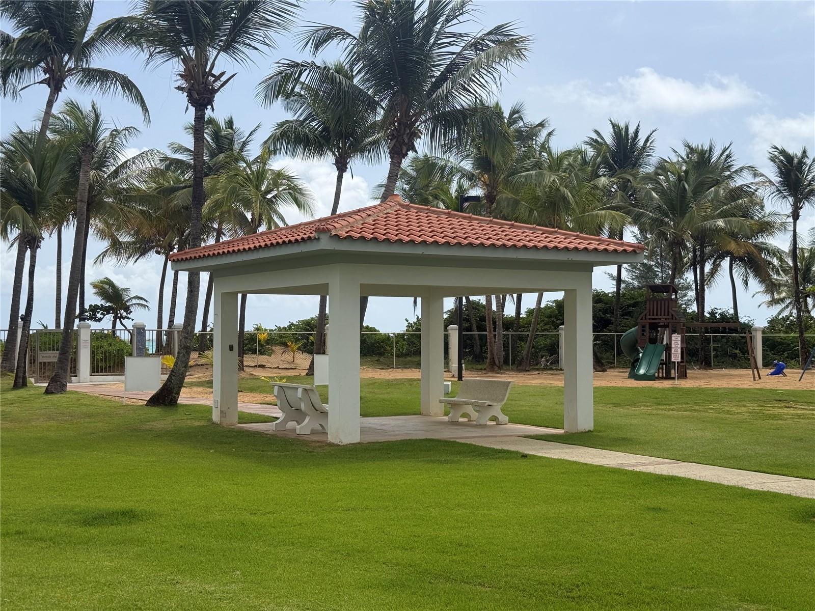 VEREDA DEL MAR CONDOMINIUM - Residential