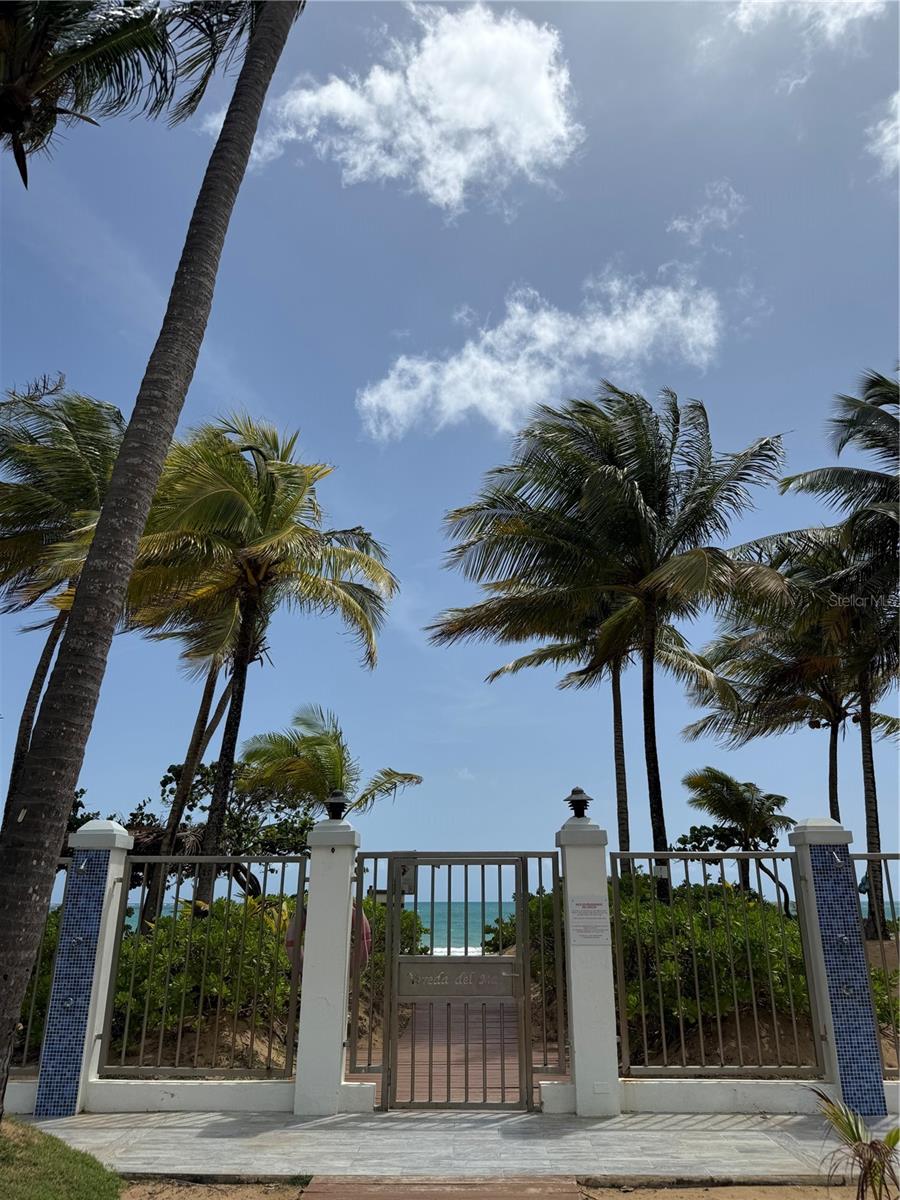 VEREDA DEL MAR CONDOMINIUM - Residential