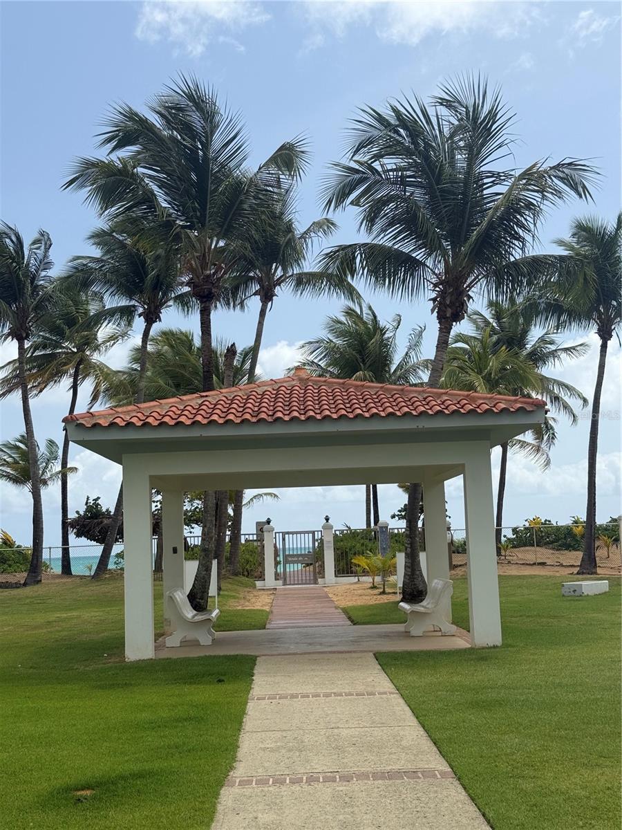 VEREDA DEL MAR CONDOMINIUM - Residential