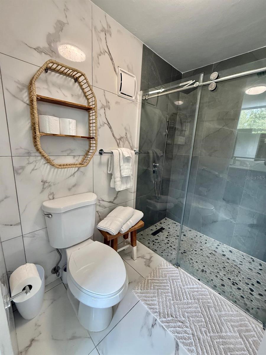 VEREDA DEL MAR CONDOMINIUM - Residential