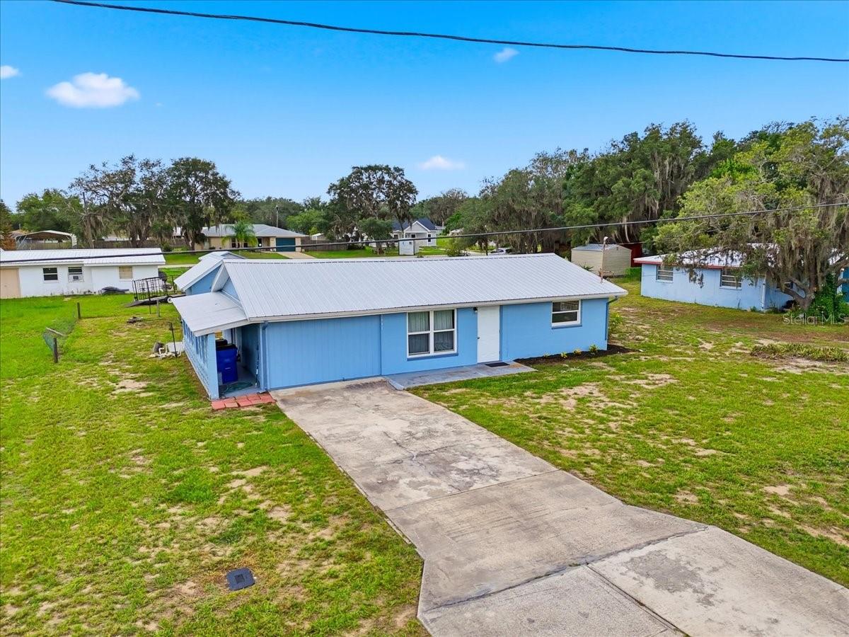 AVON PARK LAKES - Residential