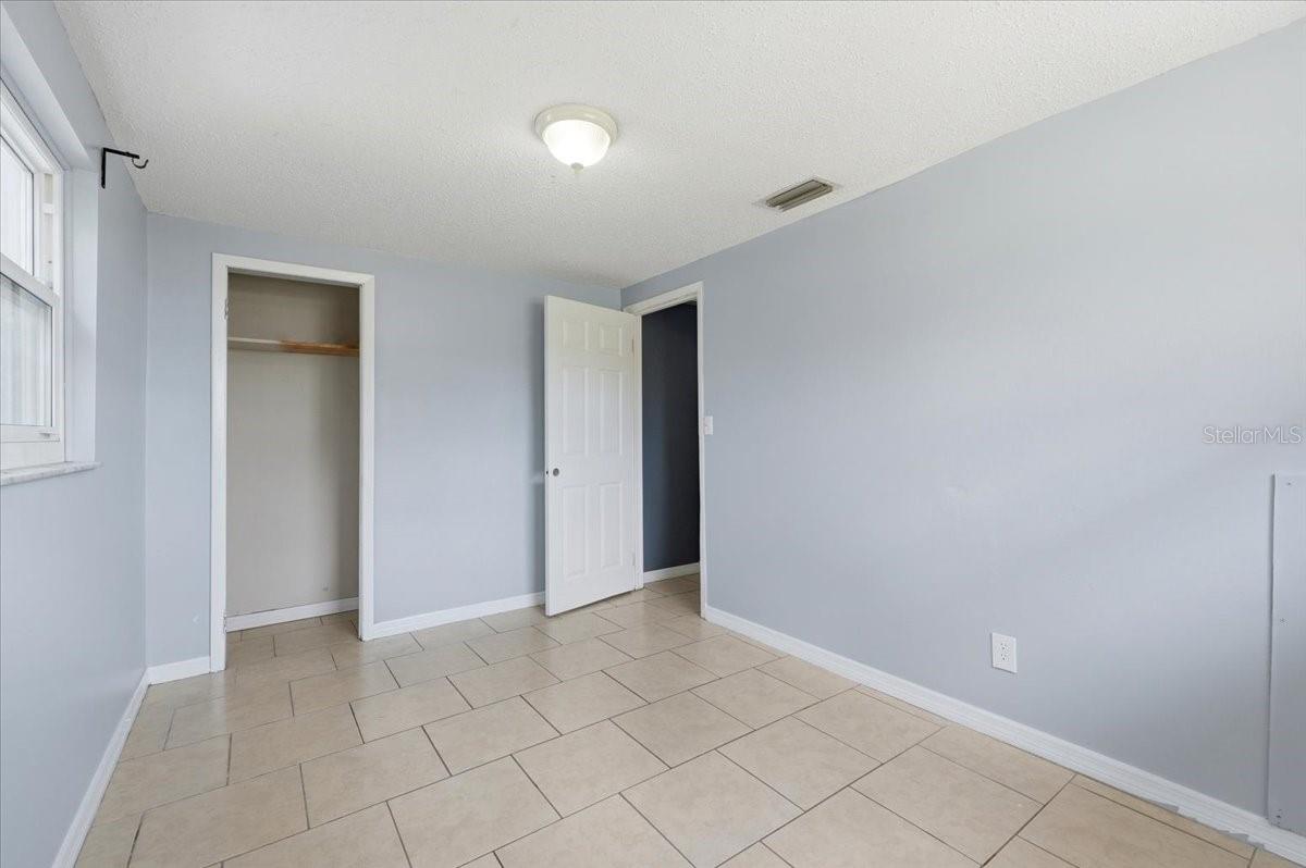 AVON PARK LAKES - Residential