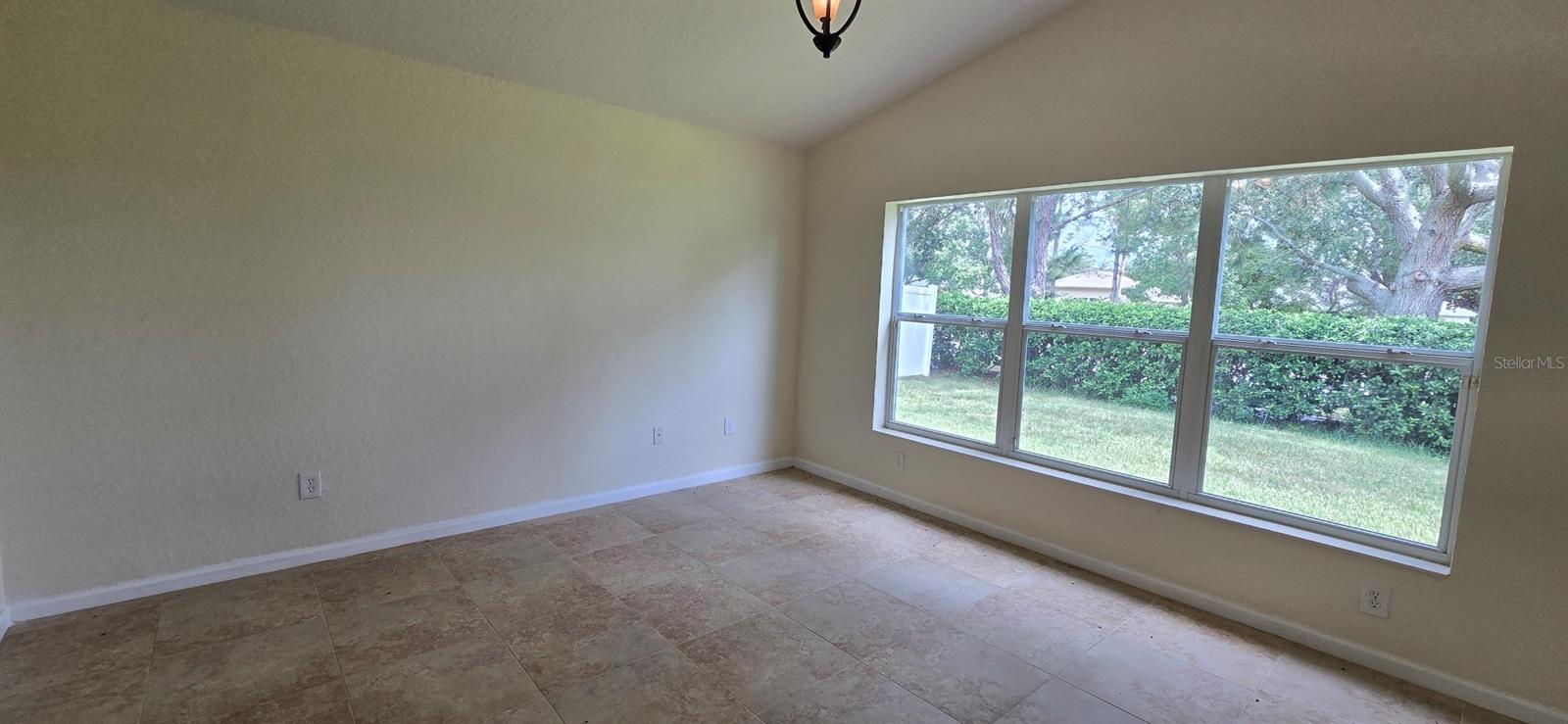 SADDLE CREEK 1 - Residential Lease