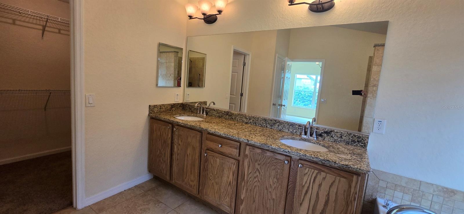 SADDLE CREEK 1 - Residential Lease