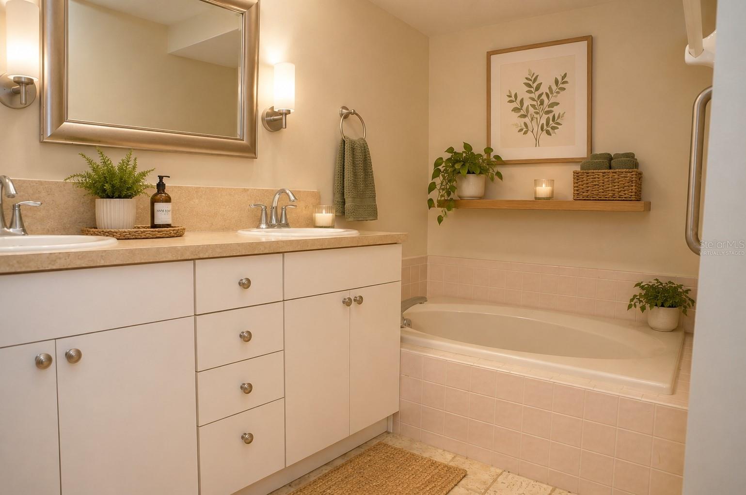 SALEM SQUARE - Residential