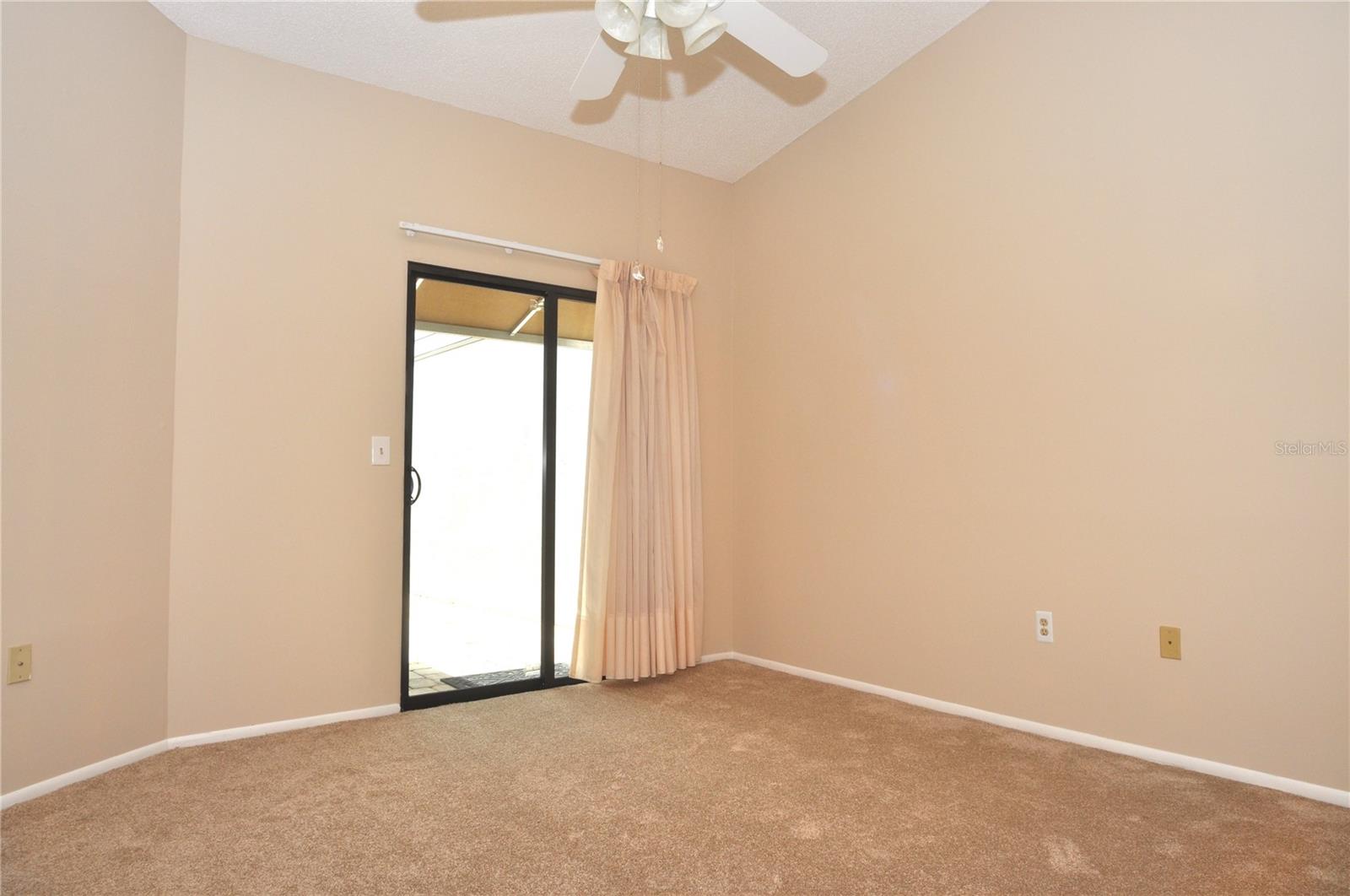 SALEM SQUARE - Residential