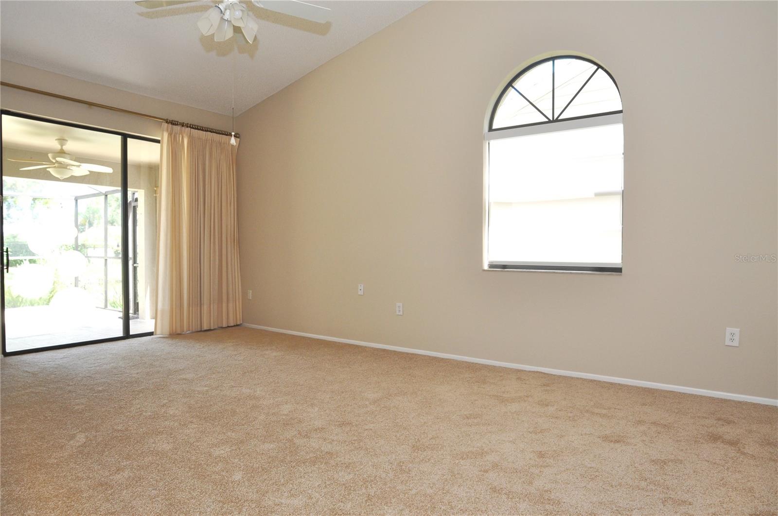 SALEM SQUARE - Residential