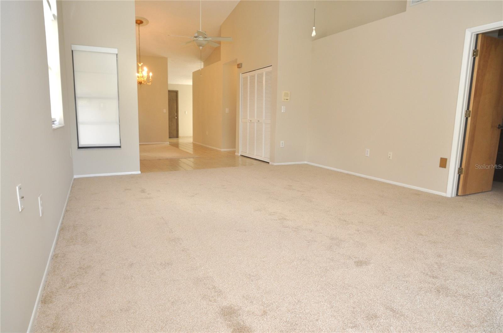 SALEM SQUARE - Residential