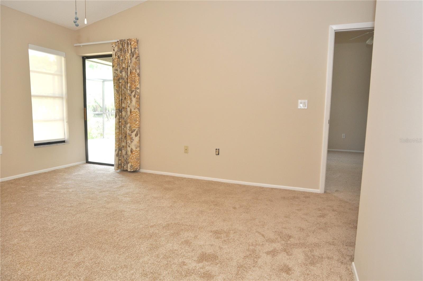 SALEM SQUARE - Residential
