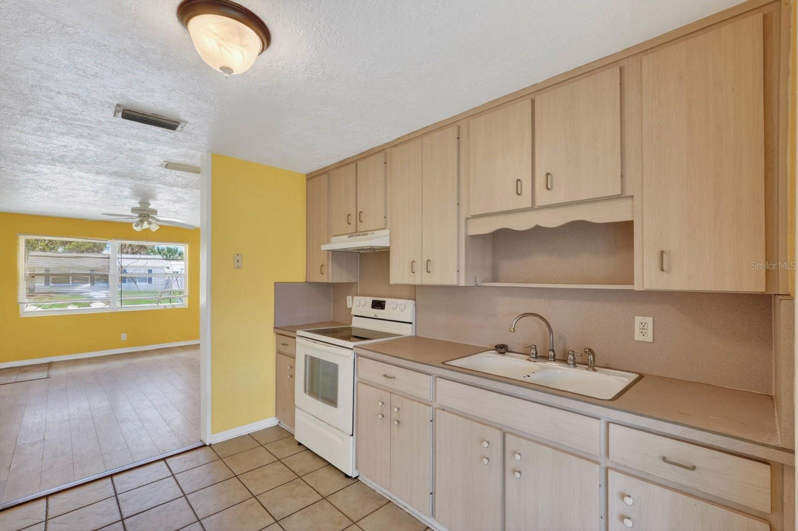 ORMOND OCEAN GARDENS - Residential
