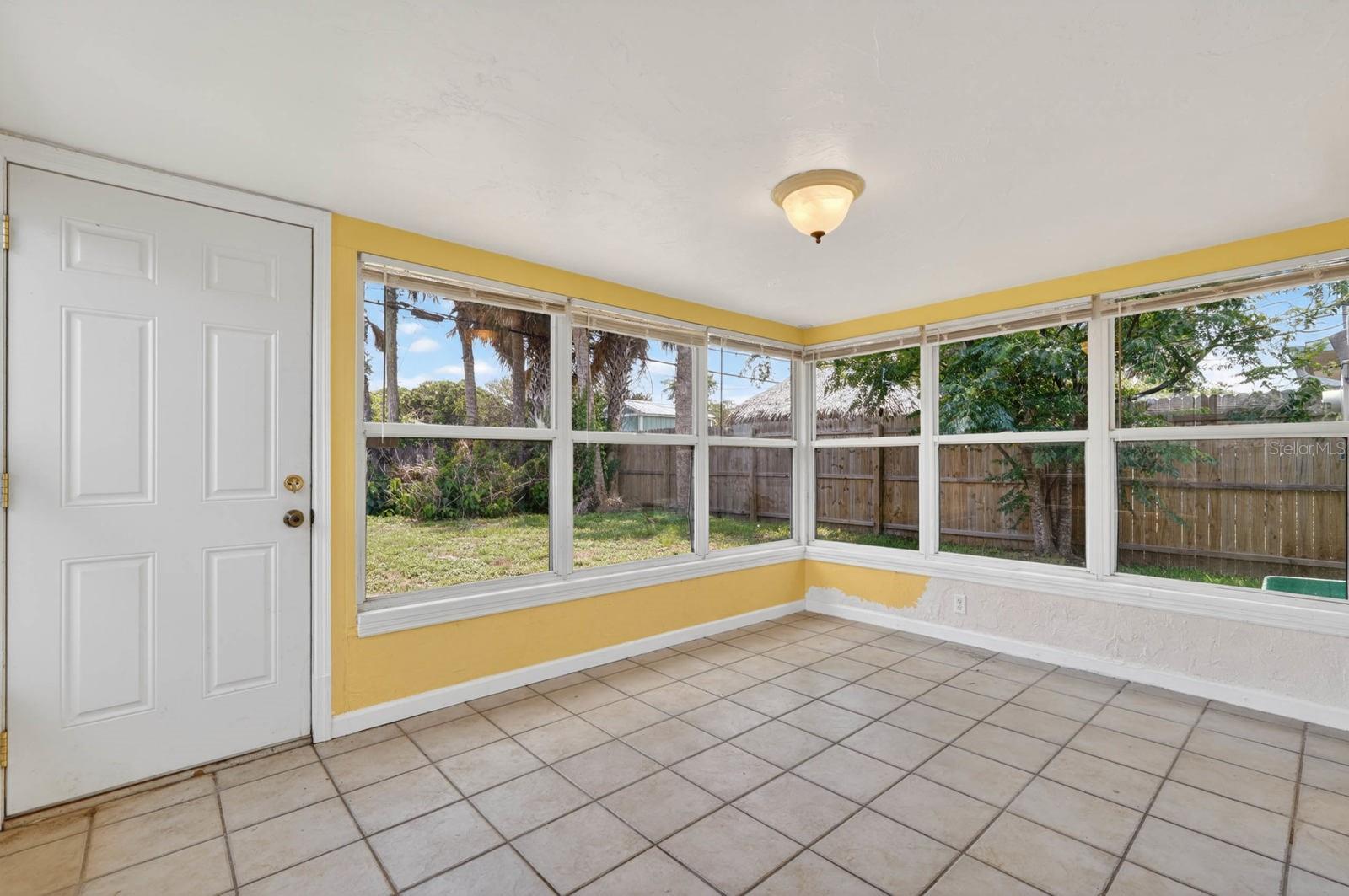 ORMOND OCEAN GARDENS - Residential