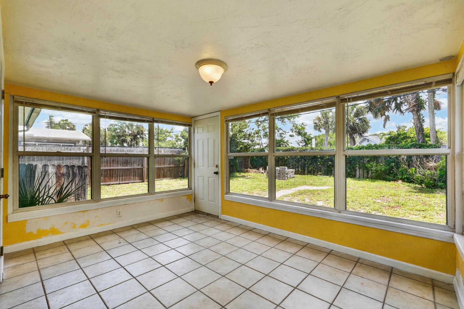 ORMOND OCEAN GARDENS - Residential