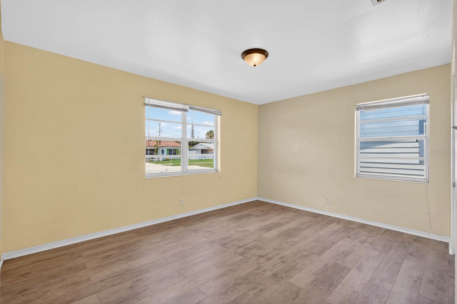 ORMOND OCEAN GARDENS - Residential